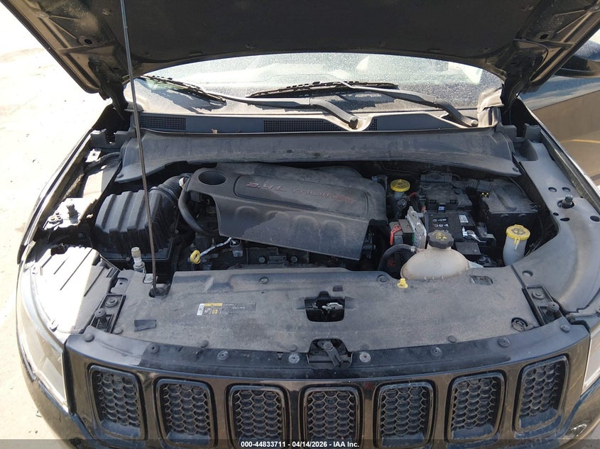 3C4NJDBB6JT325670 2018 Jeep Compass 2.4 Altitude 4X4 black