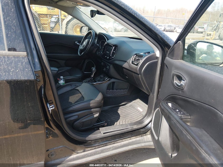 3C4NJDBB6JT325670 2018 Jeep Compass 2.4 Altitude 4X4 black