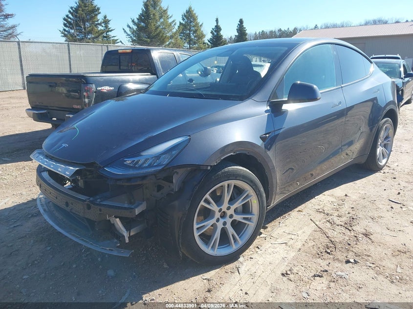 2022 Tesla Model Y Long Range Dual Motor All-Wheel Drive