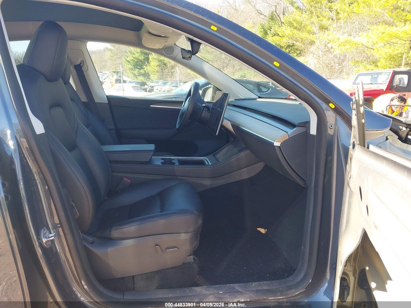 2022 Tesla Model Y Long Range Dual Motor All-Wheel Drive