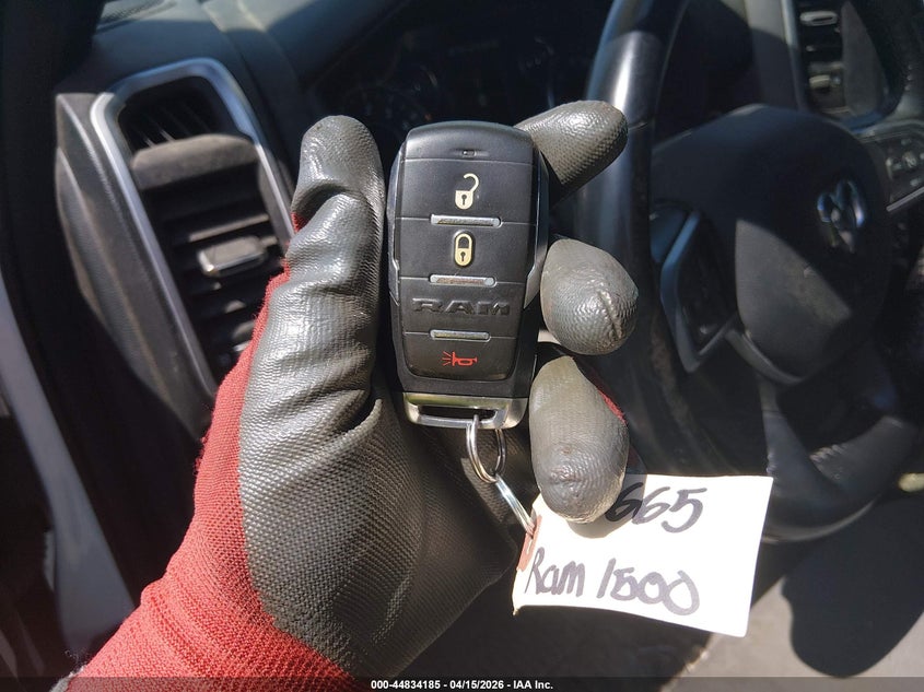 2022 Ram 1500 Big Horn 4X4 6'4 Box VIN: 1C6SRFMT8NN433041 Lot: 44834185