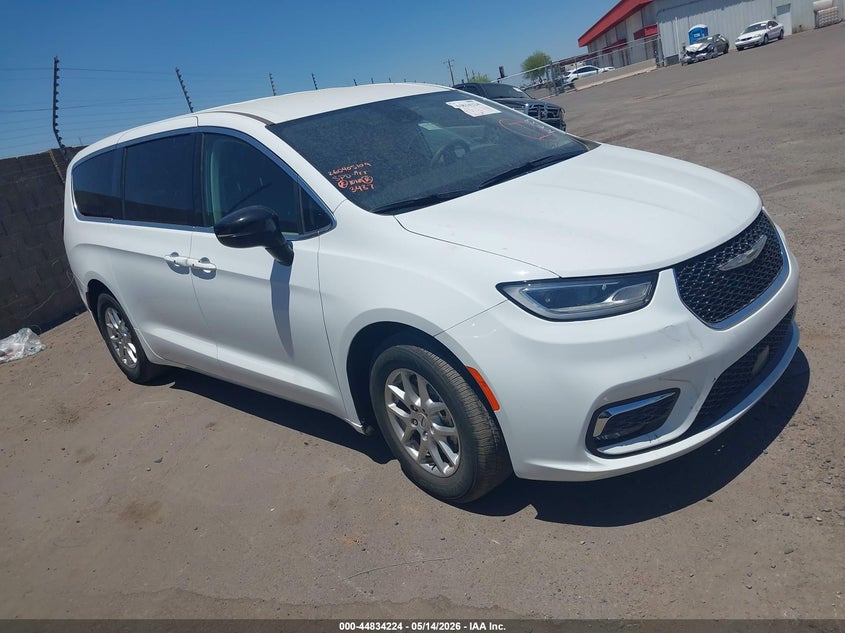 Vin: 2c4rc1bg5rr163437, lot: 45331522, chrysler pacifica touring l 2024 img_1