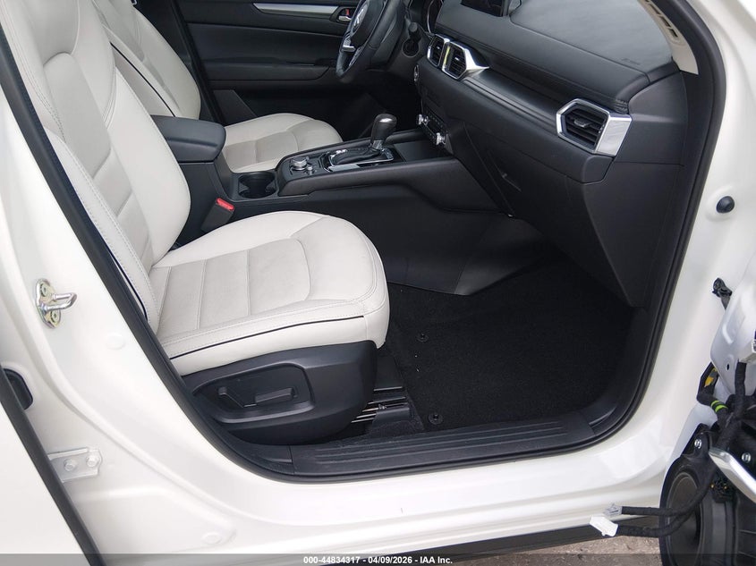 2025 Mazda Cx-5 2.5 Cx-5 2.5 S Preferred white Lot 111044834317 Vin JM3KFBCL1S0604806