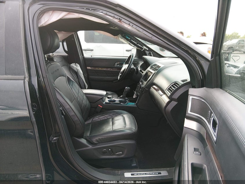 2016 Ford Explorer 3.5 Platinum black Lot 111044834453 Vin 1FM5K8HT2GGC03319