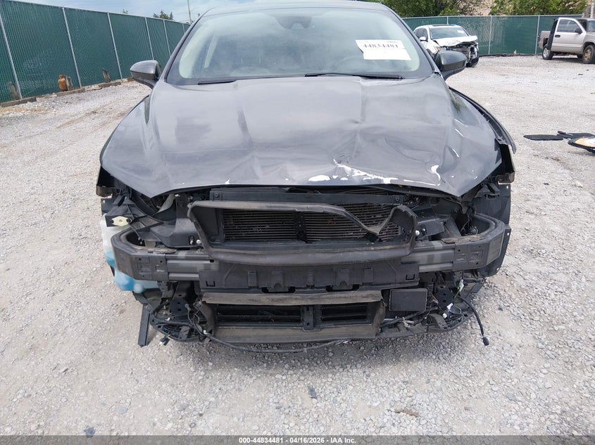 2019 FORD FUSION auction photo 6