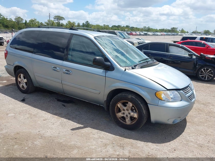 2005 Dodge Grand Caravan Sxt VIN: 2D4GP44L75R167655 Lot: 44834639