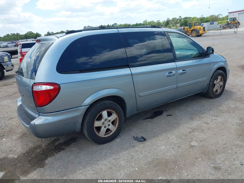 2005 Dodge Grand Caravan Sxt VIN: 2D4GP44L75R167655 Lot: 44834639