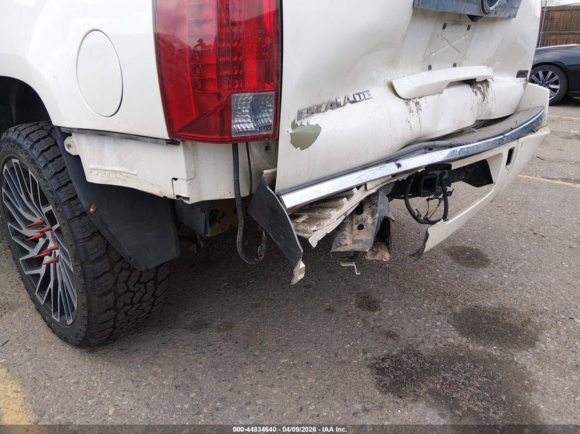 2007 Cadillac Escalade Standard VIN: 1GYFK638X7R164056 Lot: 44834640