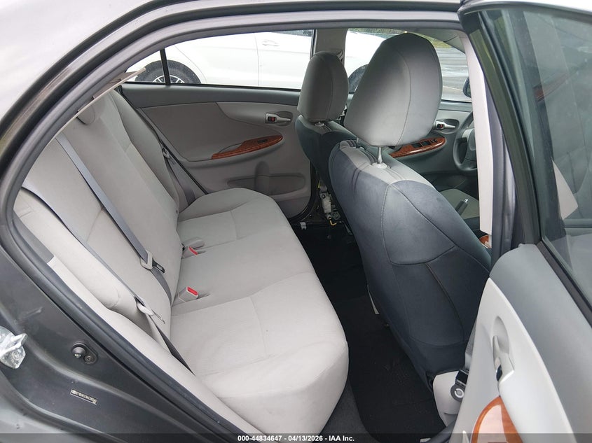 2010 TOYOTA COROLLA auction photo 8