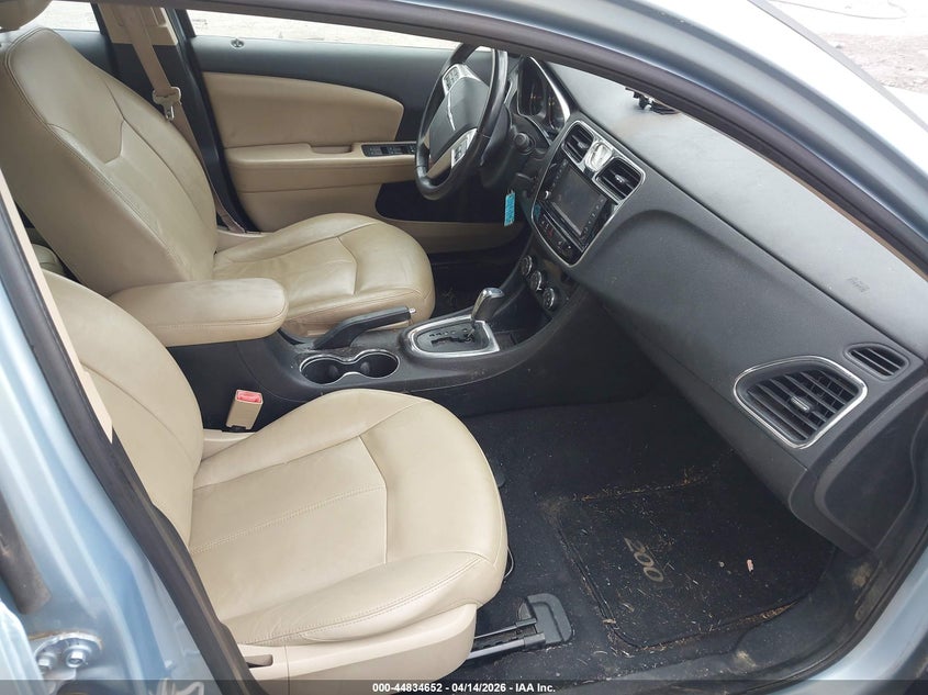 2012 Chrysler 200 Limited