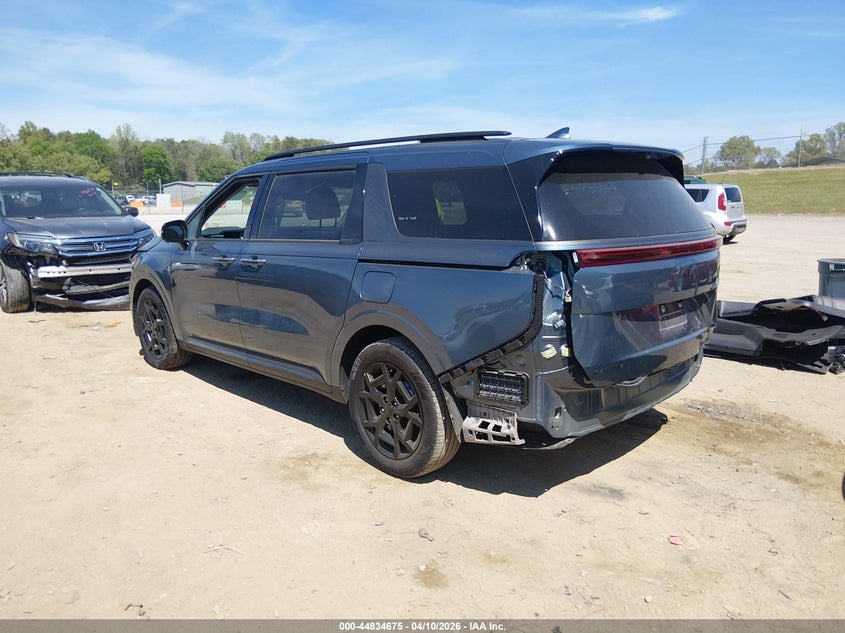 2025 KIA CARNIVAL MPV HYBRID auction photo 3