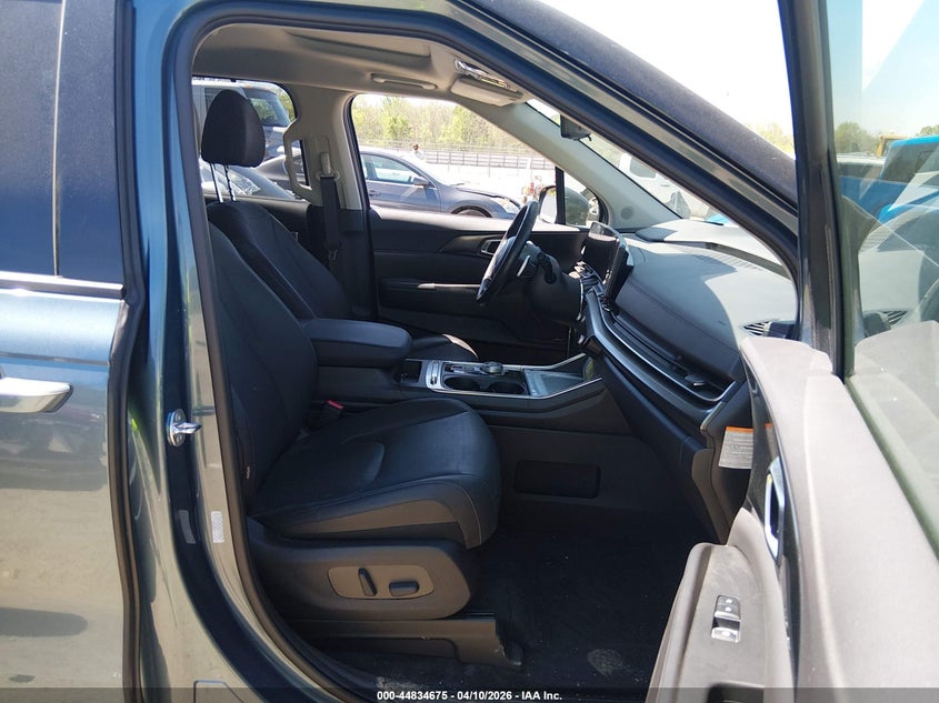 2025 KIA CARNIVAL MPV HYBRID auction photo 5