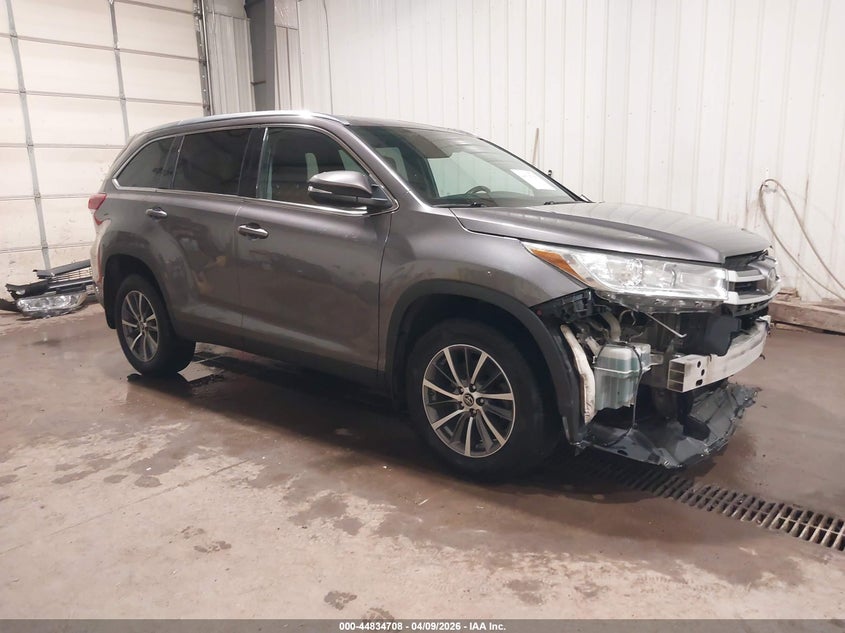 2019 TOYOTA HIGHLANDER XLE