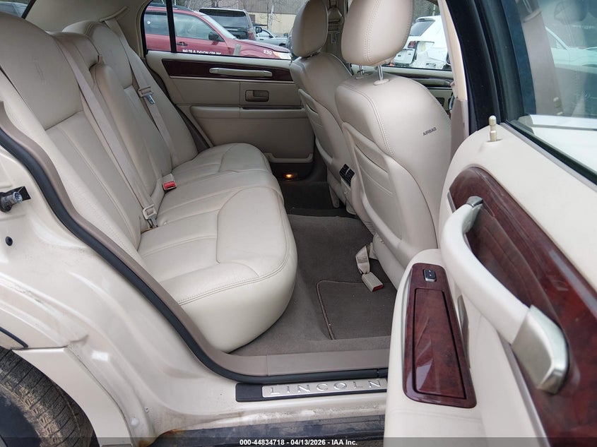2003 Lincoln Town Car Cartier VIN: 1LNHM83W53Y600813 Lot: 44834718