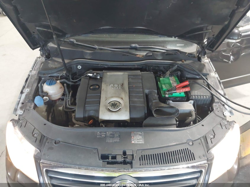 2008 Volkswagen Passat Lux VIN: WVWTK73C28E010517 Lot: 44834741