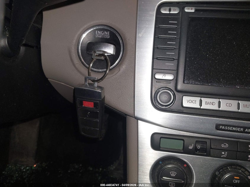 2008 Volkswagen Passat Lux VIN: WVWTK73C28E010517 Lot: 44834741