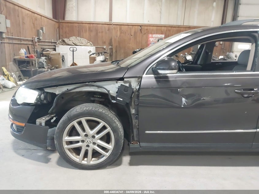 2008 Volkswagen Passat Lux VIN: WVWTK73C28E010517 Lot: 44834741