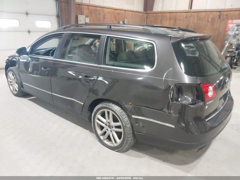 2008 Volkswagen Passat Lux VIN: WVWTK73C28E010517 Lot: 44834741