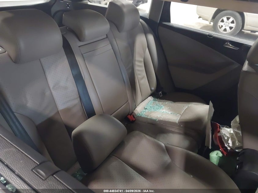 2008 Volkswagen Passat Lux VIN: WVWTK73C28E010517 Lot: 44834741