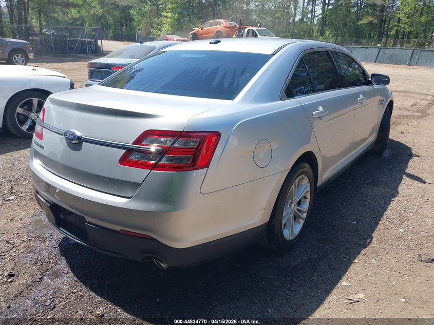 1FAHP2D83HG137033 2017 Ford Taurus 3.5 Se grey