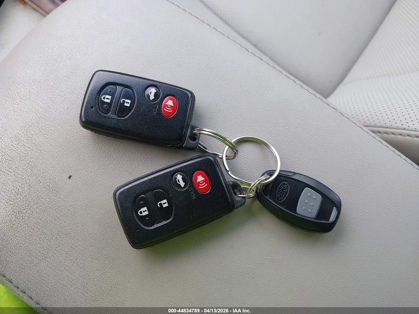 2011 Toyota Avalon Limited VIN: 4T1BK3DB3BU438843 Lot: 44834789