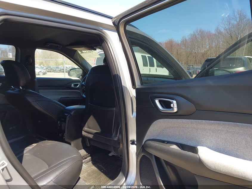 2023 Jeep Compass 2.0 Latitude Lux Fwd grey Lot 111044834906 Vin 3C4NJDFN4PT557102