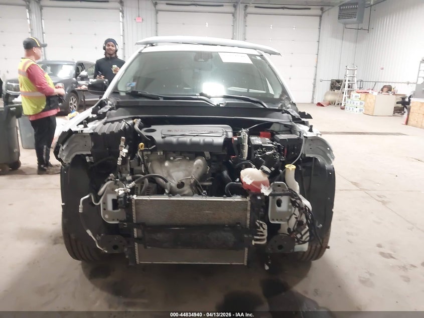 3C4NJDBB1NT217219 2022 Jeep Compass 2.4 Latitude 4X4 white