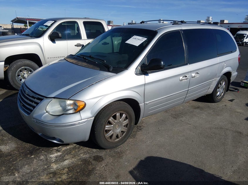 2005 Chrysler Town & Country Limited