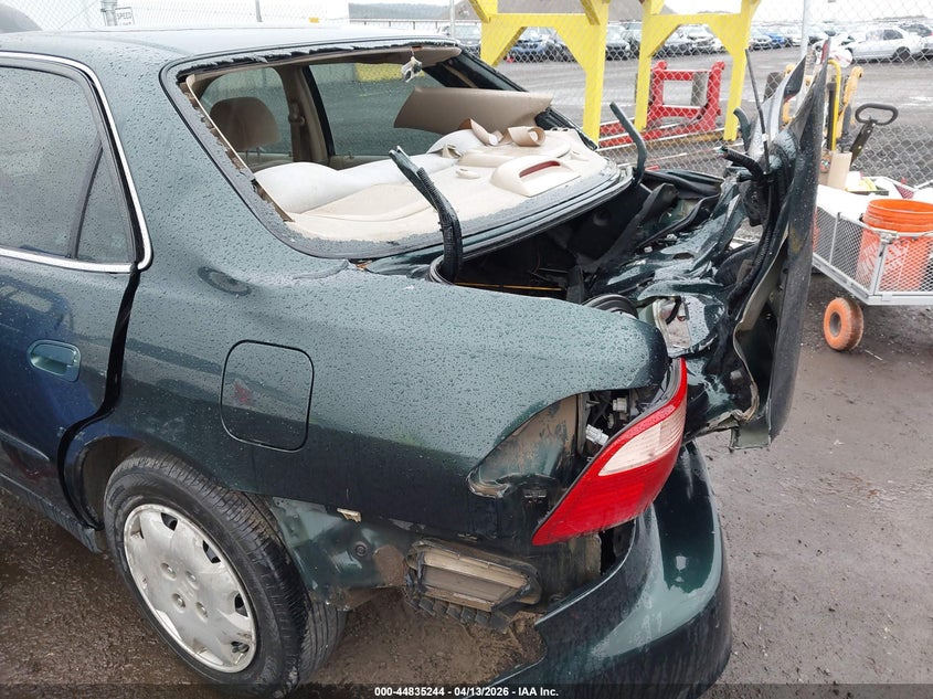 2000 Honda Accord 2.3 Lx VIN: 1HGCG5643YA130460 Lot: 44835244