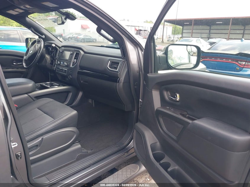 2019 Nissan Titan Sv