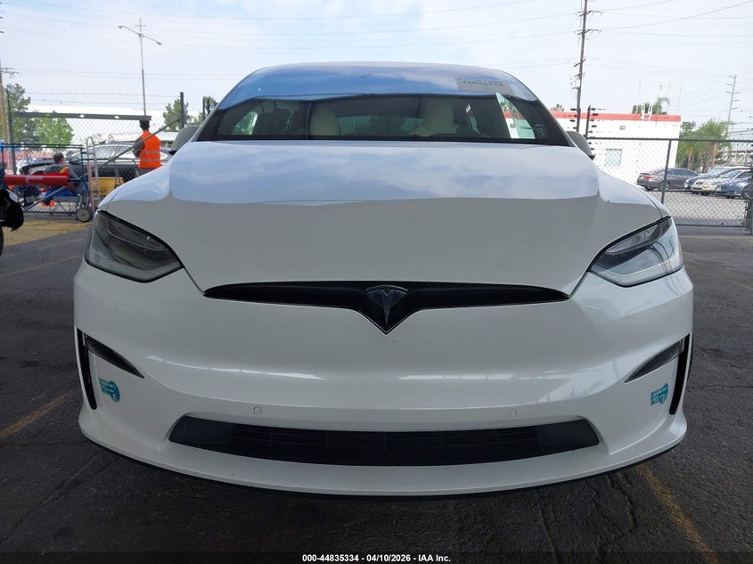 2022 Tesla Model x Plaid Tri Motor All-Wheel Drive white Lot 111044835334 Vin 7SAXCBE67NF330129