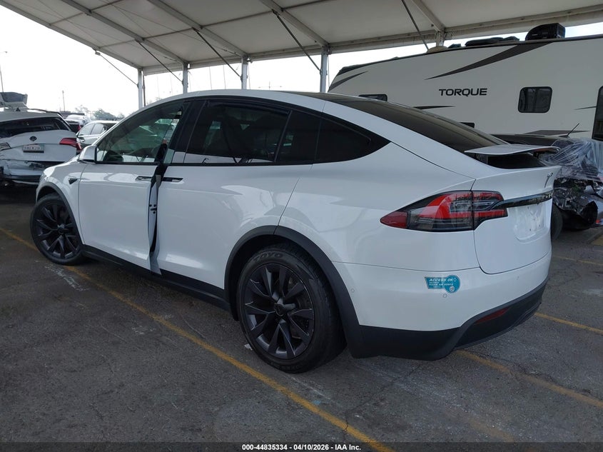 7SAXCBE67NF330129 2022 Tesla Model x Plaid Tri Motor All-Wheel Drive white