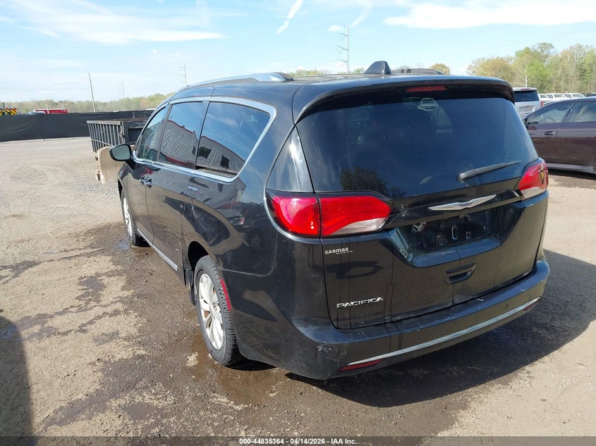 2C4RC1BG2KR532759 2019 Chrysler Pacifica 3.6 Touring L black