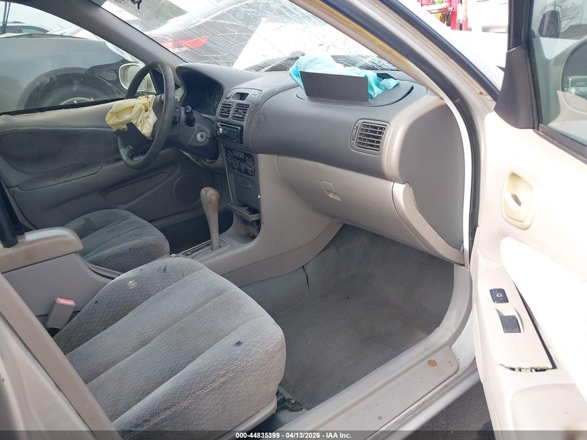 2001 TOYOTA COROLLA auction photo 5
