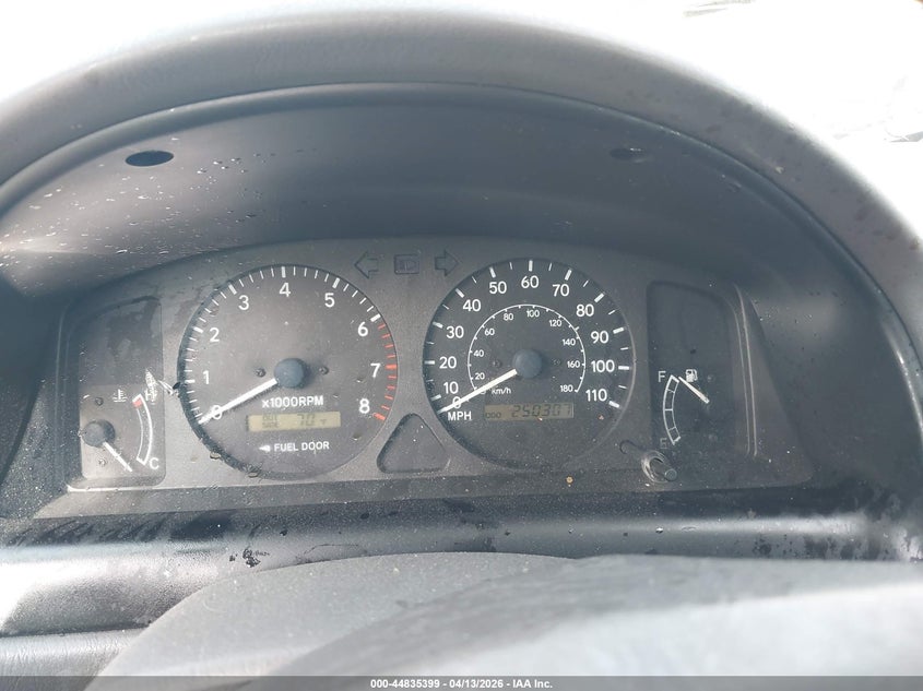 2001 TOYOTA COROLLA auction photo 7