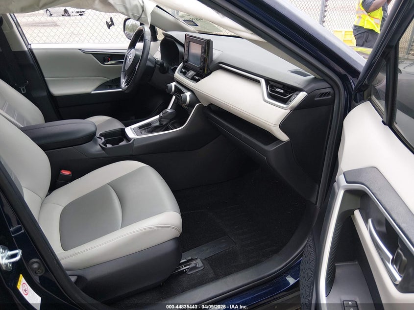 2019 Toyota Rav4 Xle Premium