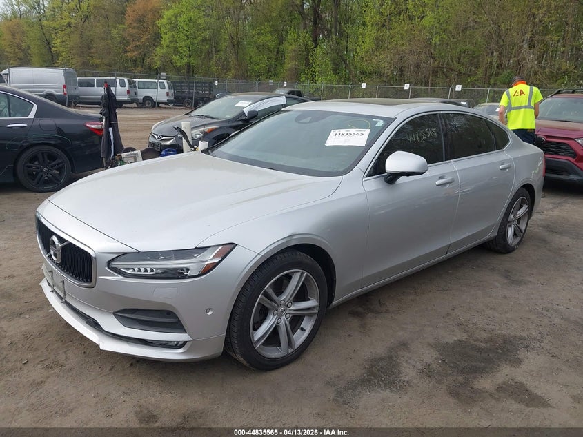 2018 Volvo S90 T5 Momentum
