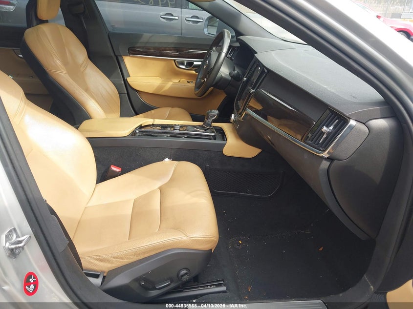 2018 Volvo S90 T5 Momentum