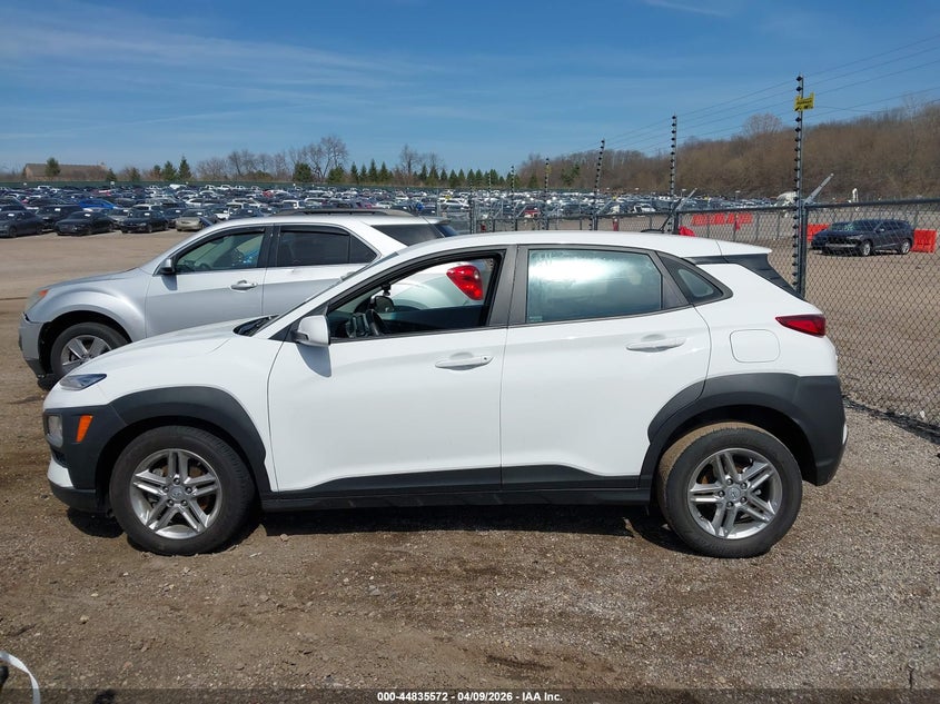 VIN KM8K12AAXMU712468 2021 HYUNDAI KONA SE