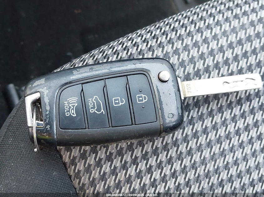VIN KM8K12AAXMU712468 2021 HYUNDAI KONA SE