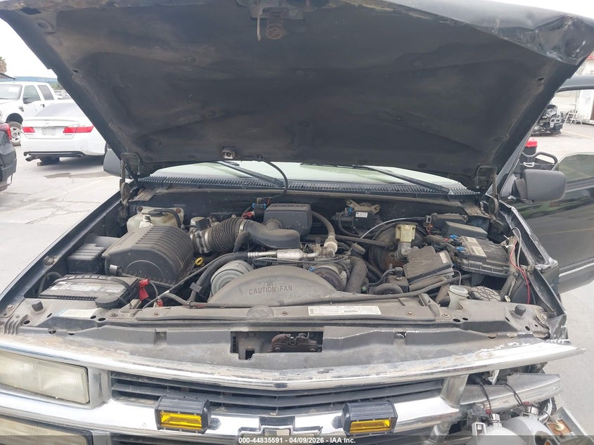 1999 Chevrolet Suburban 1500 Lt VIN: 3GNFK16R0XG228335 Lot: 44835591