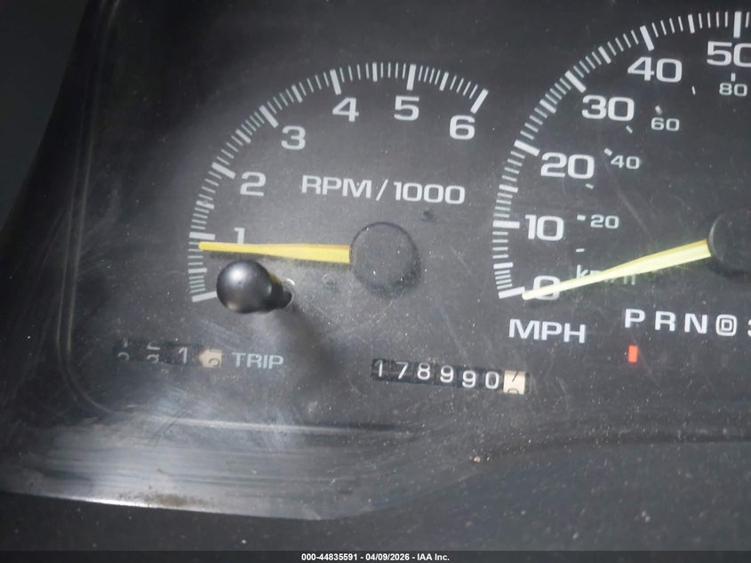 1999 Chevrolet Suburban 1500 Lt VIN: 3GNFK16R0XG228335 Lot: 44835591