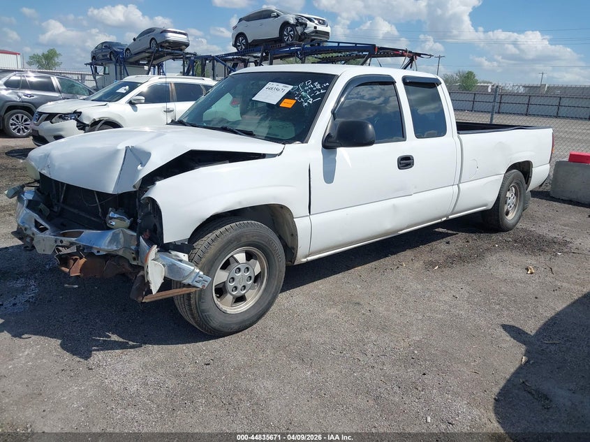 2004 GMC SIERRA 1500 auction photo 2