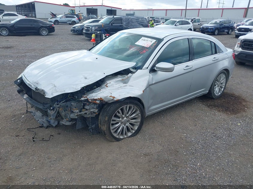 Vin: 1c3ccbab8cn155536, lot: 45333076, chrysler 200 lx 20122