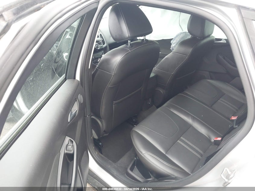2014 Ford Focus 2.0 Titanium silver Lot 111044835830 Vin 1FADP3N26EL354660