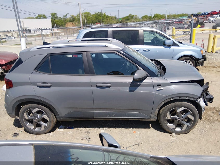 2022 Hyundai Venue Sel VIN: KMHRC8A39NU150657 Lot: 44835857