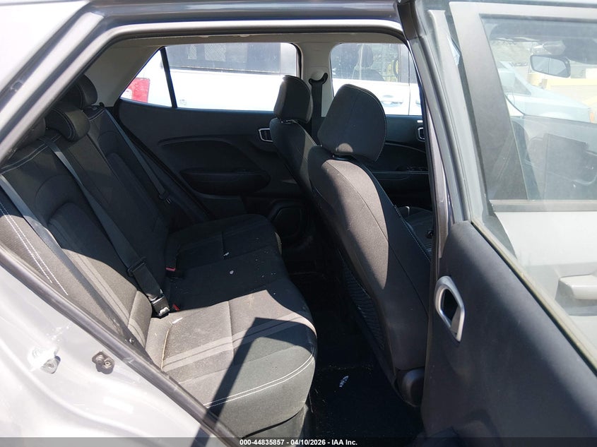 2022 Hyundai Venue Sel VIN: KMHRC8A39NU150657 Lot: 44835857