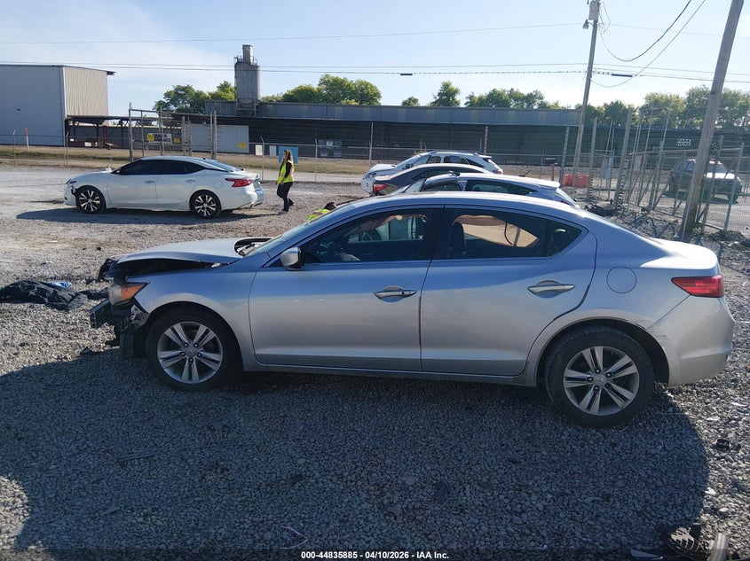 2013 Acura Ilx 2.0L VIN: 19VDE1F39DE008968 Lot: 44835885