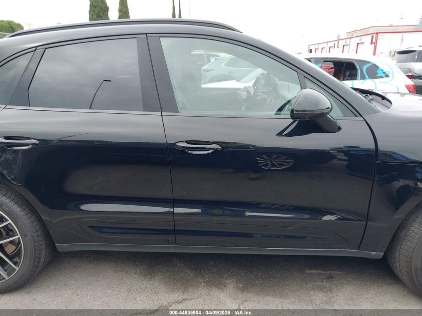 WP1AA2A56SLB04435 2025 Porsche Macan 2.0 T black