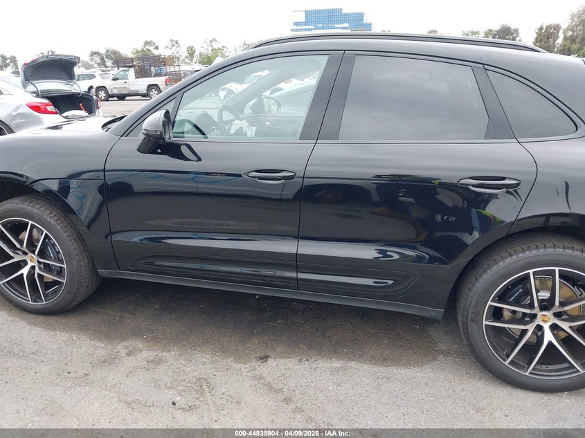 2025 Porsche Macan 2.0 T black Lot 111044835904 Vin WP1AA2A56SLB04435